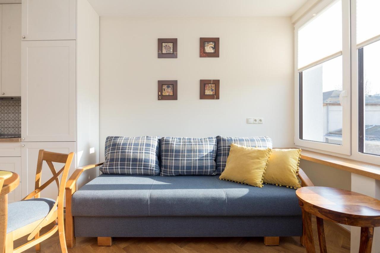 Piekna 2-Bedroom Apartment Varšava Exteriér fotografie
